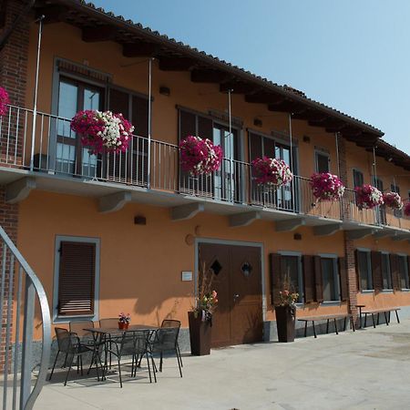 Costa Catterina B&B Castagnito ภายนอก รูปภาพ
