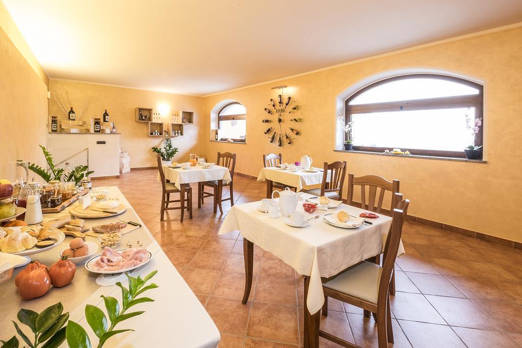 Costa Catterina B&B Castagnito ภายนอก รูปภาพ