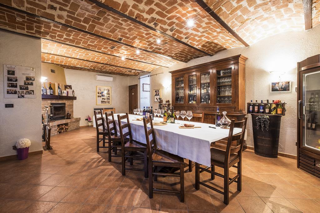 Costa Catterina B&B Castagnito ภายนอก รูปภาพ