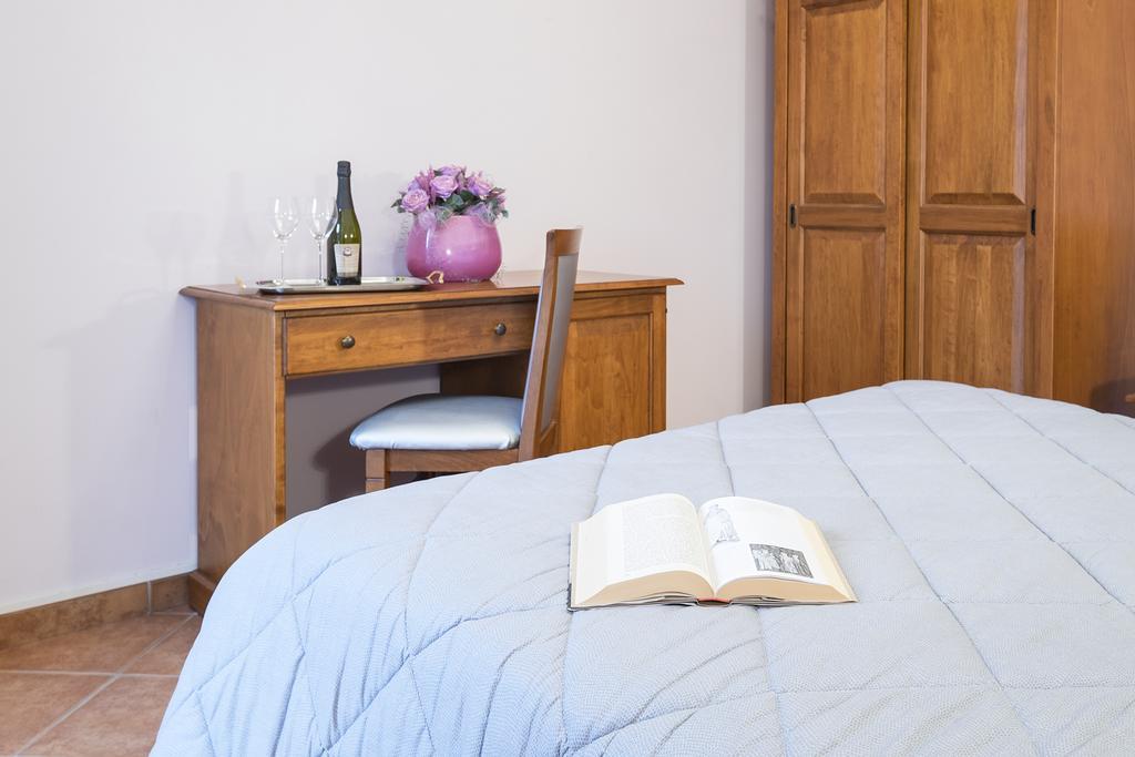 Costa Catterina B&B Castagnito ภายนอก รูปภาพ