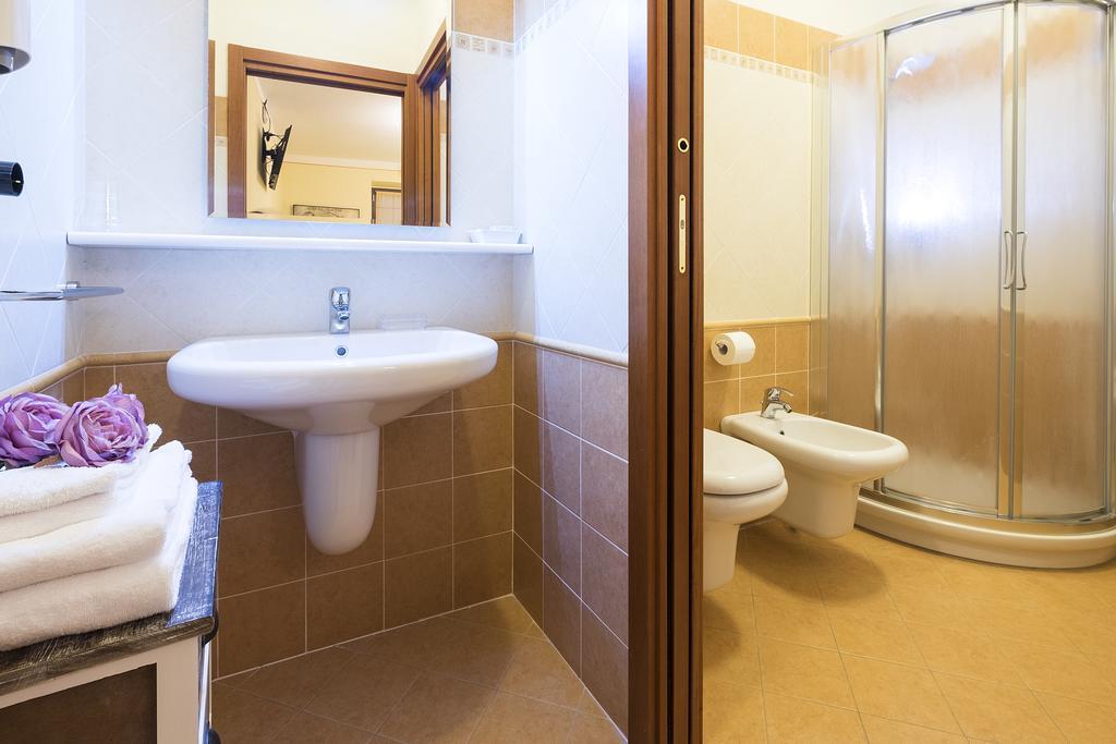 Costa Catterina B&B Castagnito ภายนอก รูปภาพ