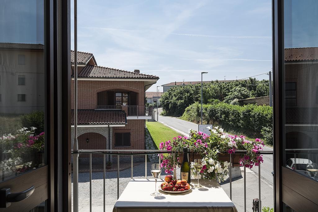 Costa Catterina B&B Castagnito ภายนอก รูปภาพ